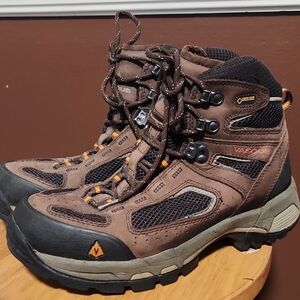 Vasque Men's Brown and Black Outdoor Boots